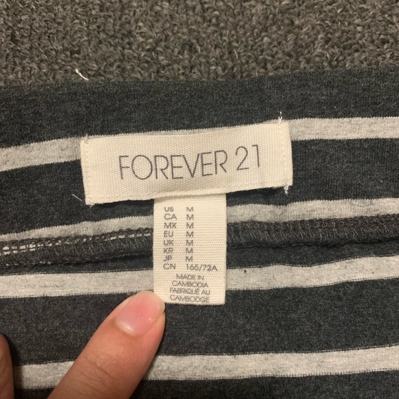 Forever 21 black and white striped mini skirt M - Picture 3 of 3